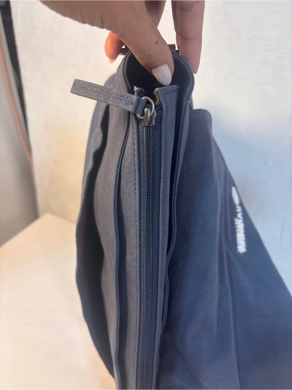 LL Bean Navy Canvas Laptop Messenger Bag G-Hook